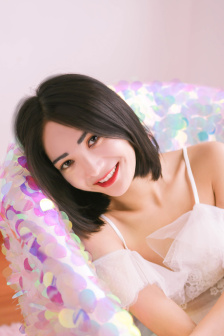 一觉醒来自己变成了乳胶娃娃